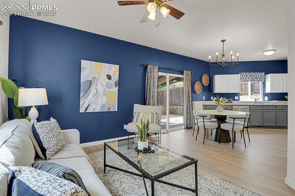 Image 8 of 31: Living Room