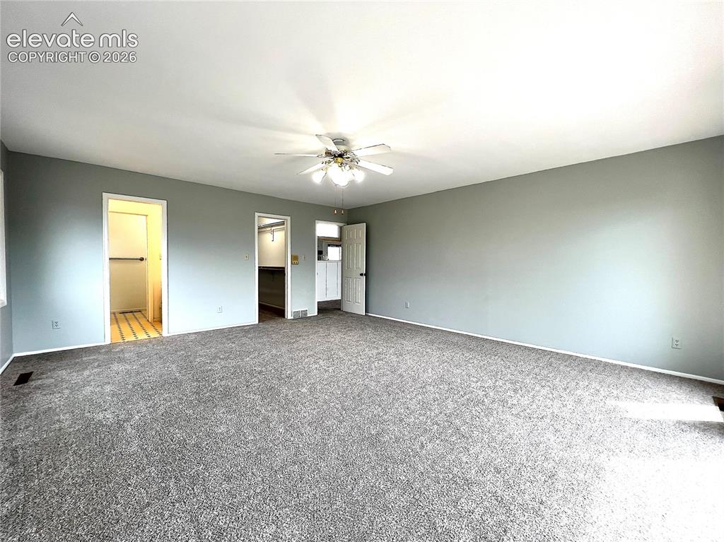 Image 18 of 39: Bedroom