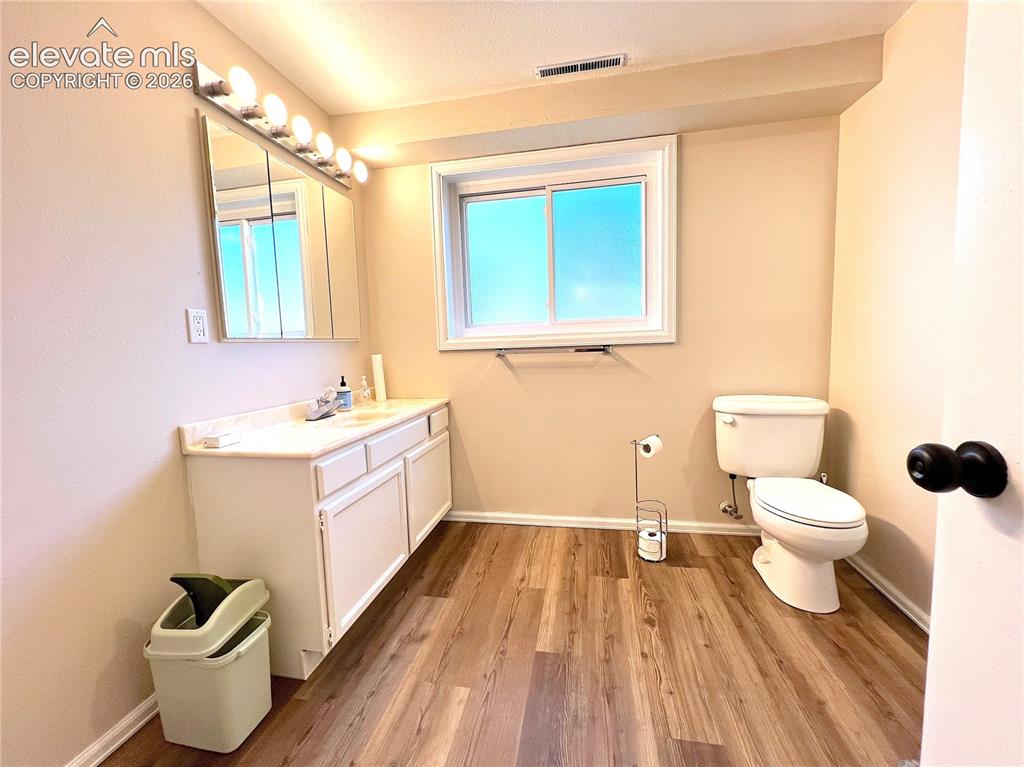 Image 30 of 39: Bathroom