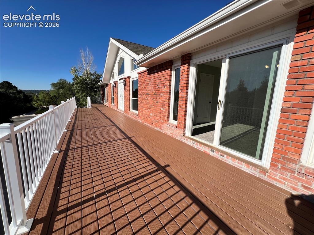Image 5 of 39: Deck
