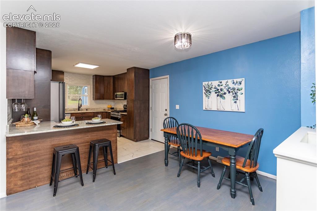 Image 12 of 49: Dining Area