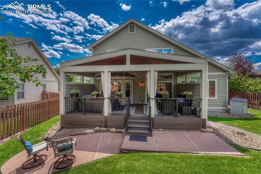 Image 15 of 36: Back of Structure