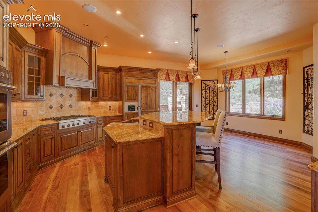 Image 15 of 50: Kitchen.