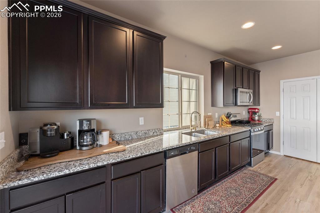 Image 11 of 34: Kitchen