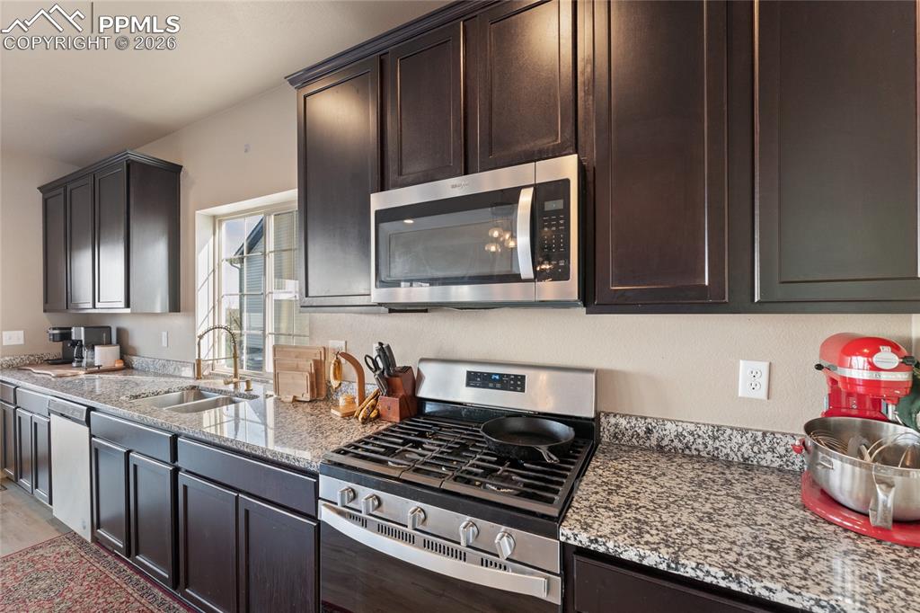 Image 12 of 34: Kitchen