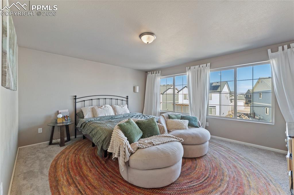 Image 15 of 34: Bedroom