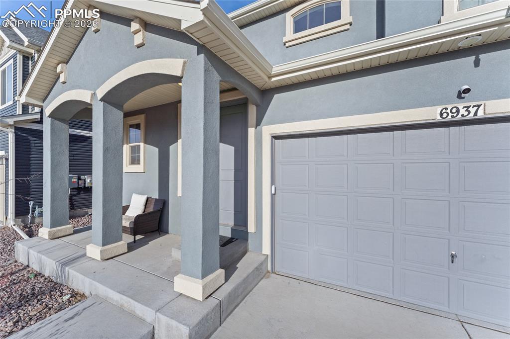 Image 3 of 34: Entry