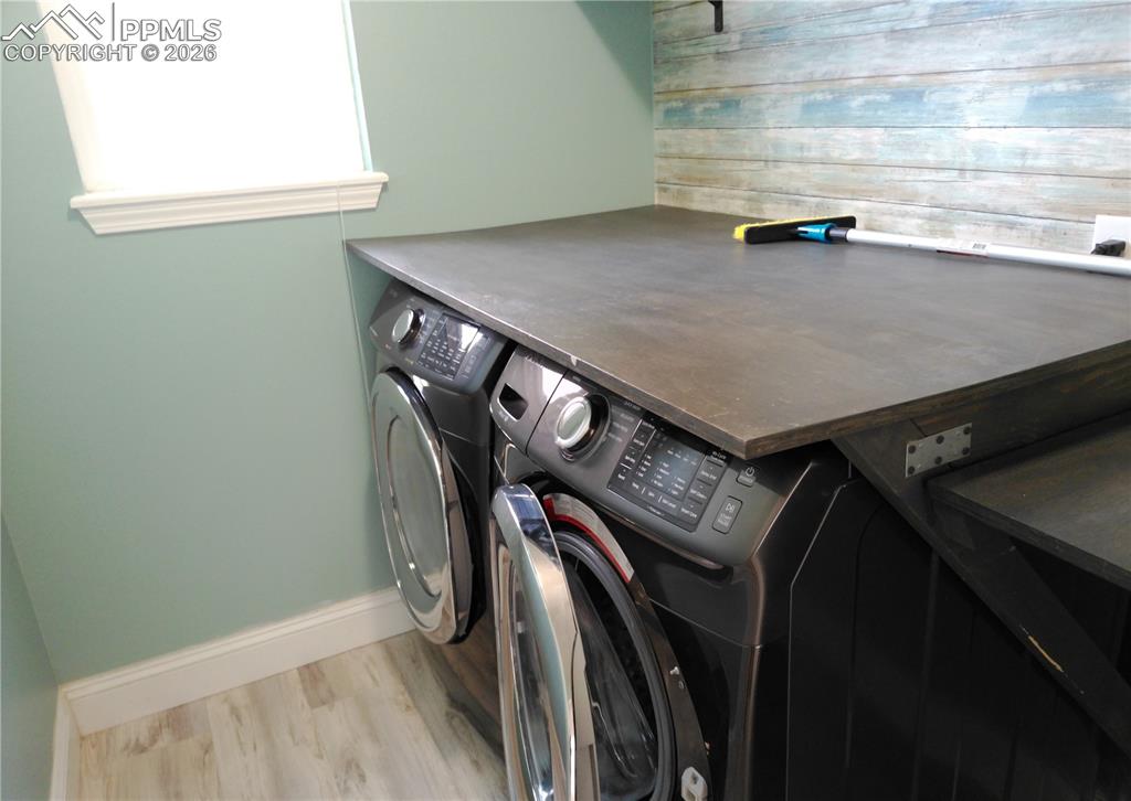 Image 17 of 50: Laundry