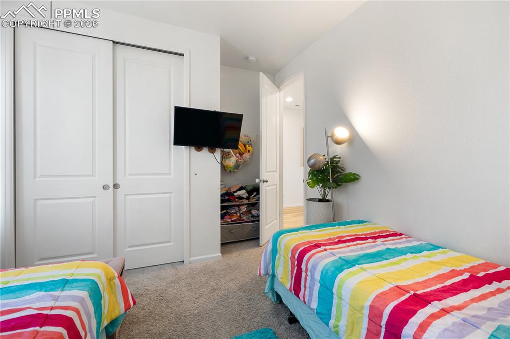 Image 23 of 38: Bedroom