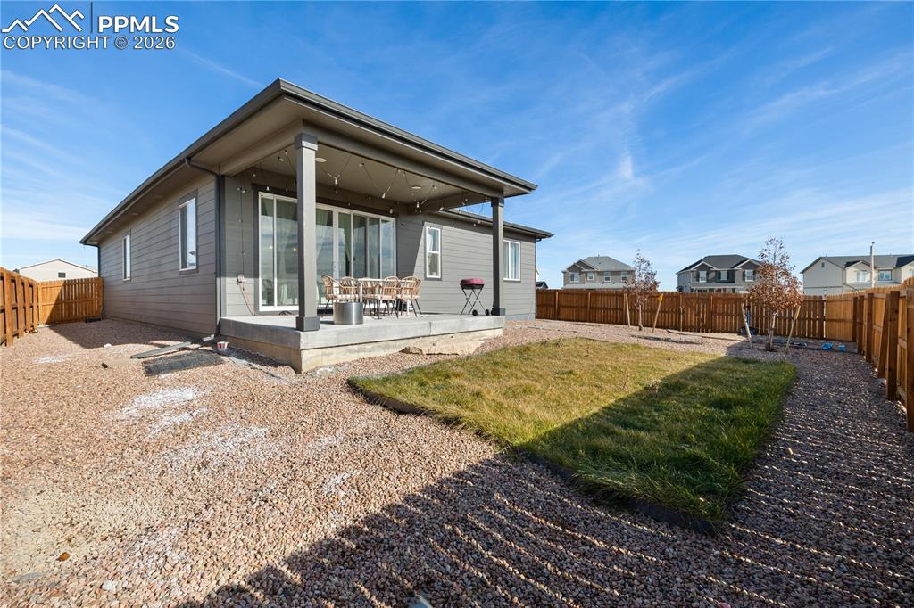 Image 33 of 38: Back of Structure