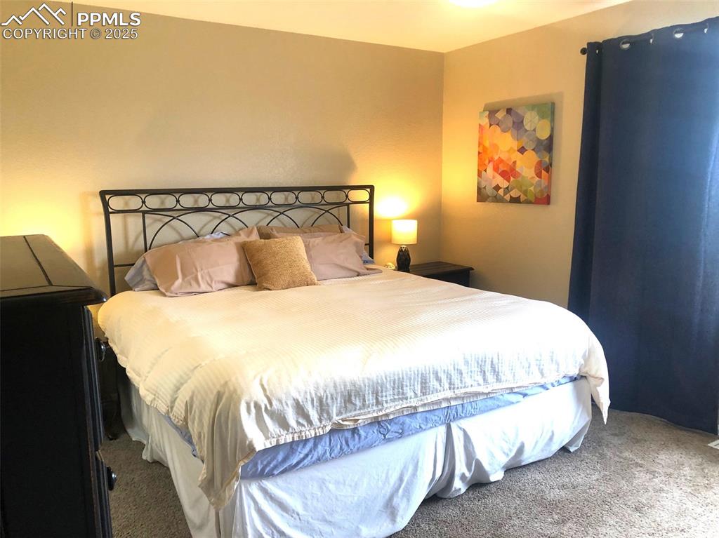 Image 14 of 26: Primary bedroom