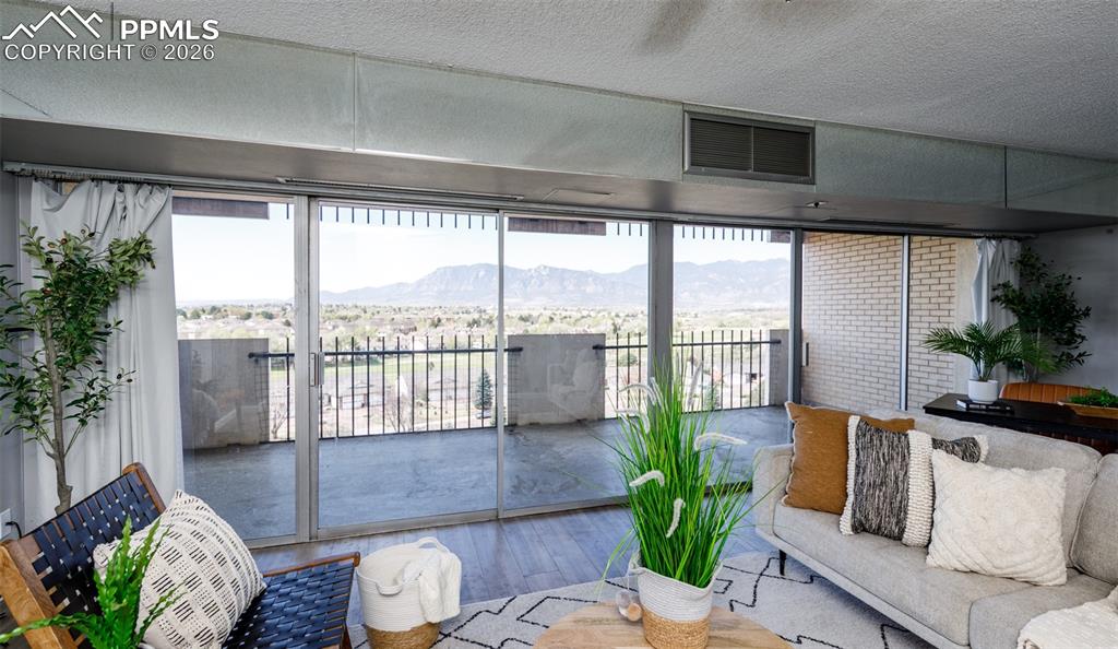 Image 14 of 35: Sun Room