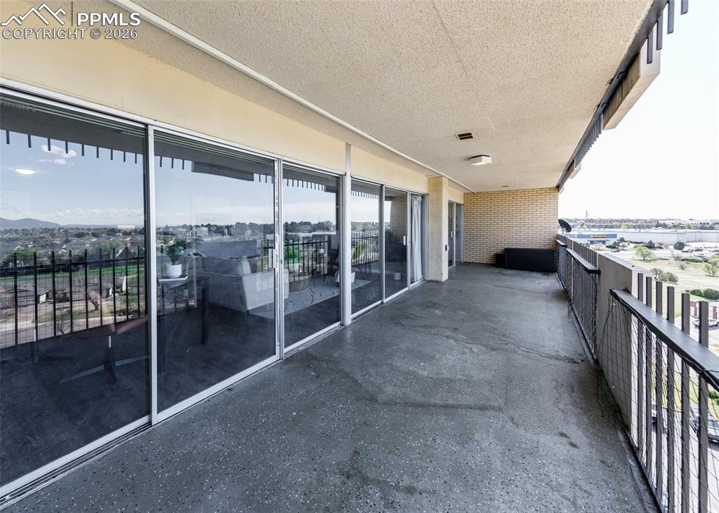 Image 27 of 35: Balcony