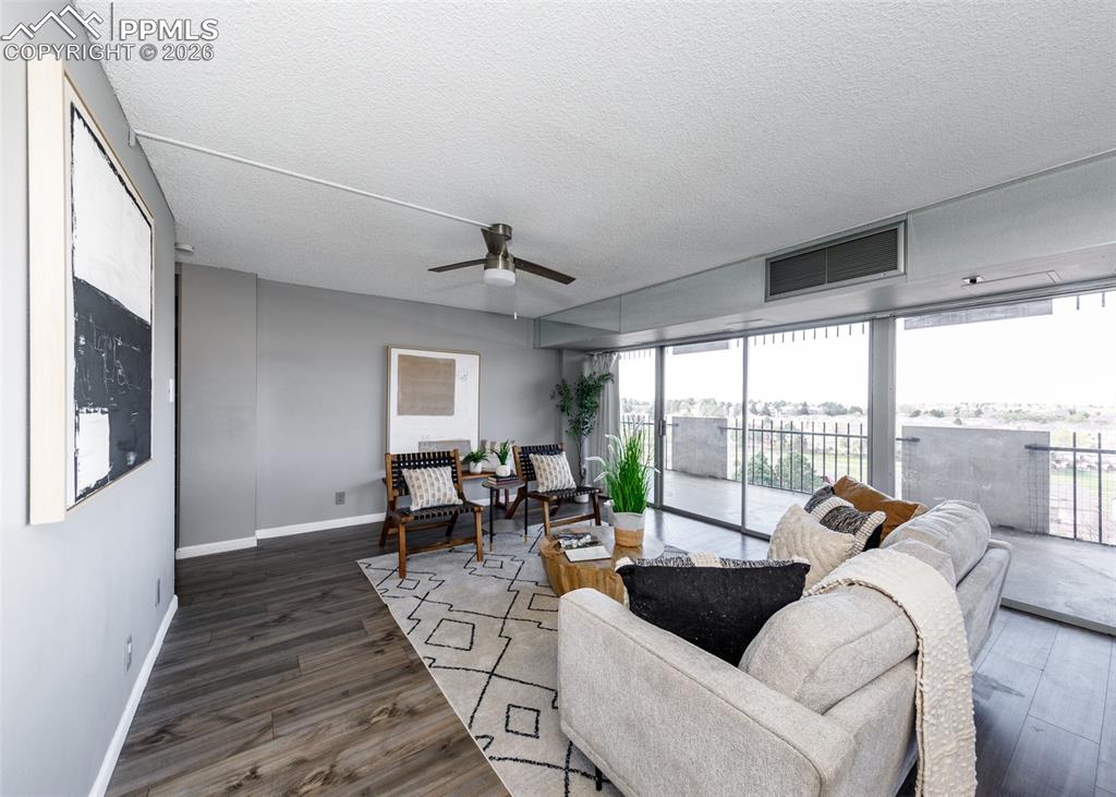 Image 8 of 35: Living Room