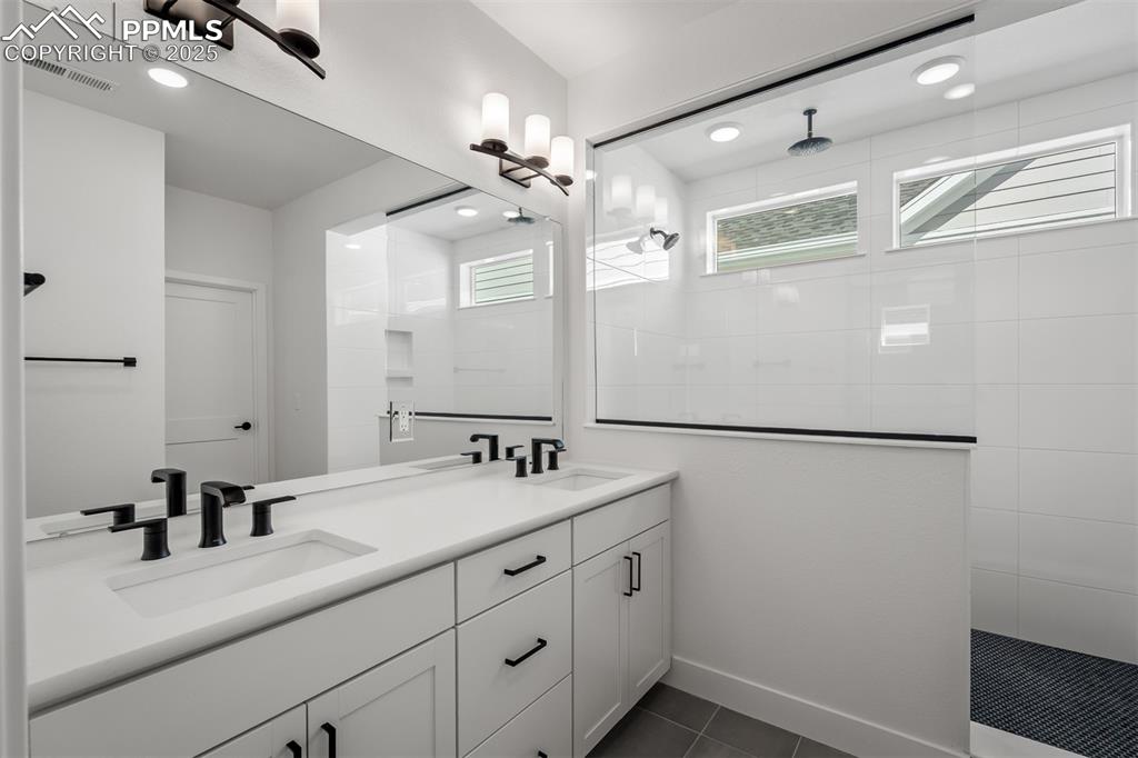 Image 24 of 44: Master Bathroom