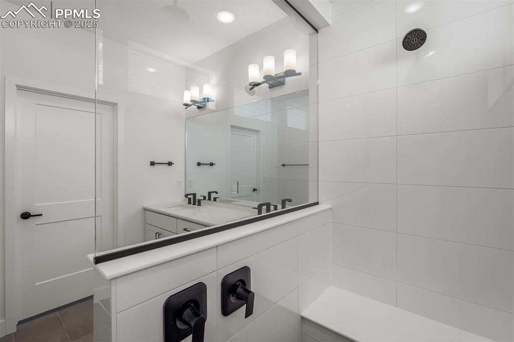 Image 25 of 44: Master Bathroom