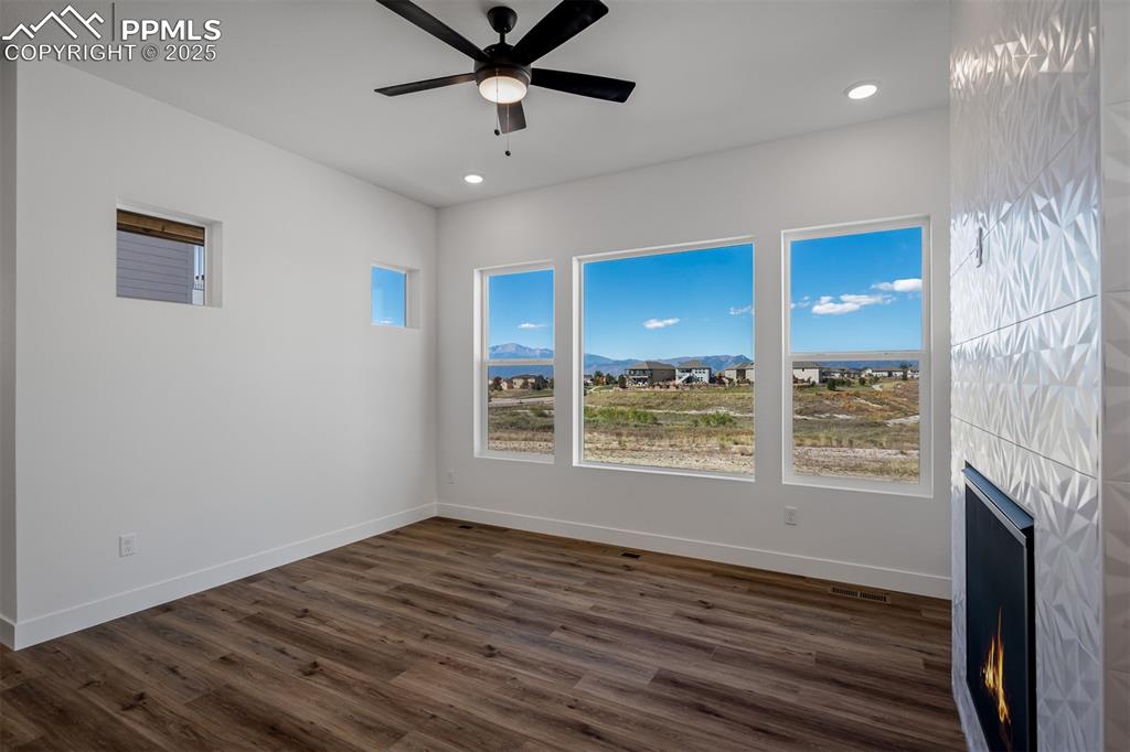 Image 3 of 44: Living Room