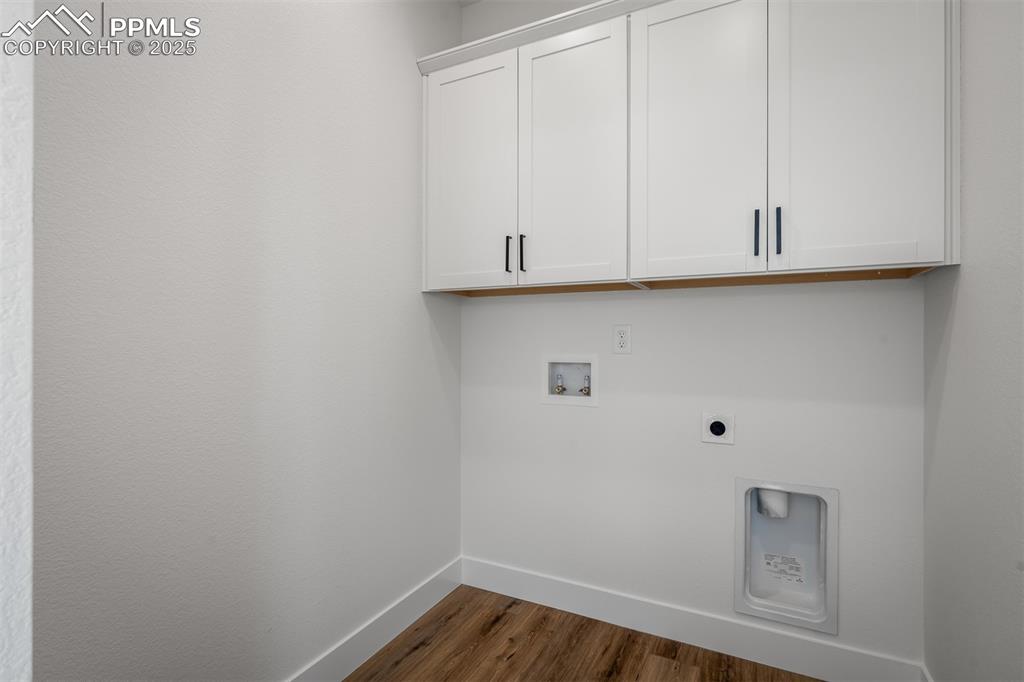 Image 30 of 44: Laundry