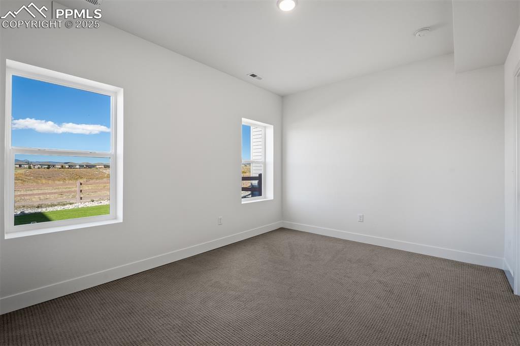 Image 37 of 44: Bedroom