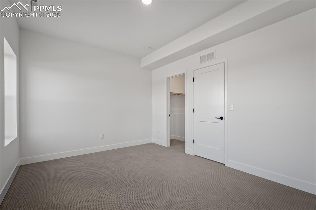 Image 38 of 44: Bedroom