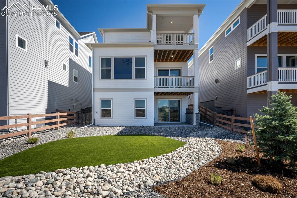 Image 43 of 44: Back of Structure