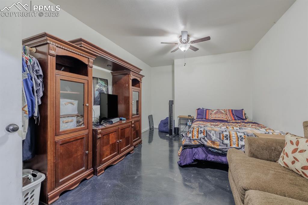 Image 36 of 49: Could be workout room or office