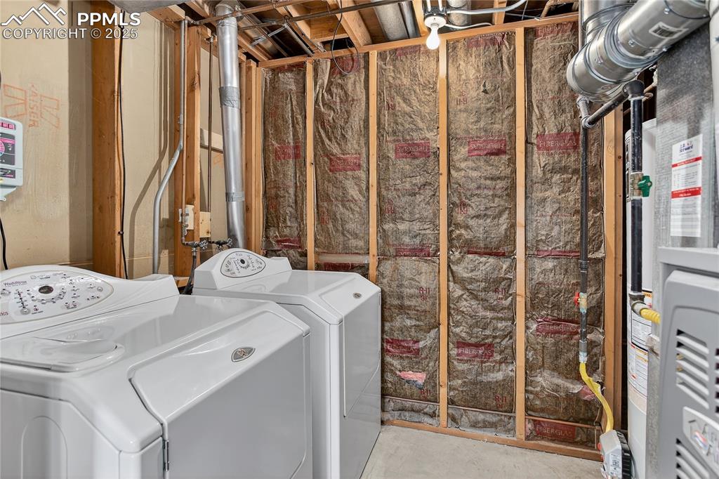 Image 33 of 42: Laundry