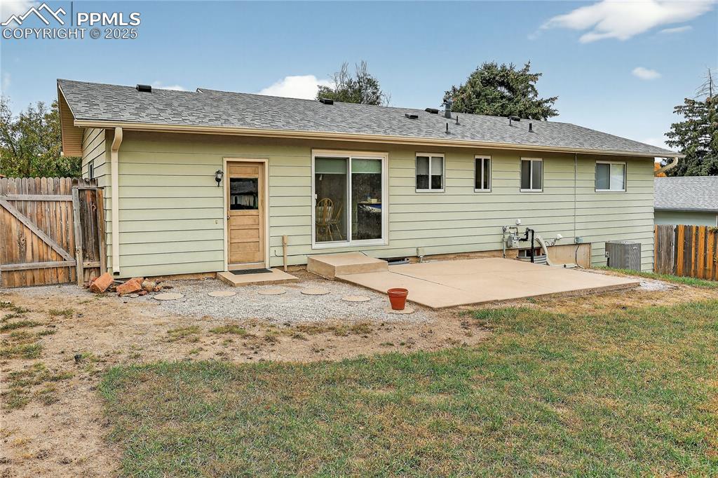 Image 35 of 42: Back of House