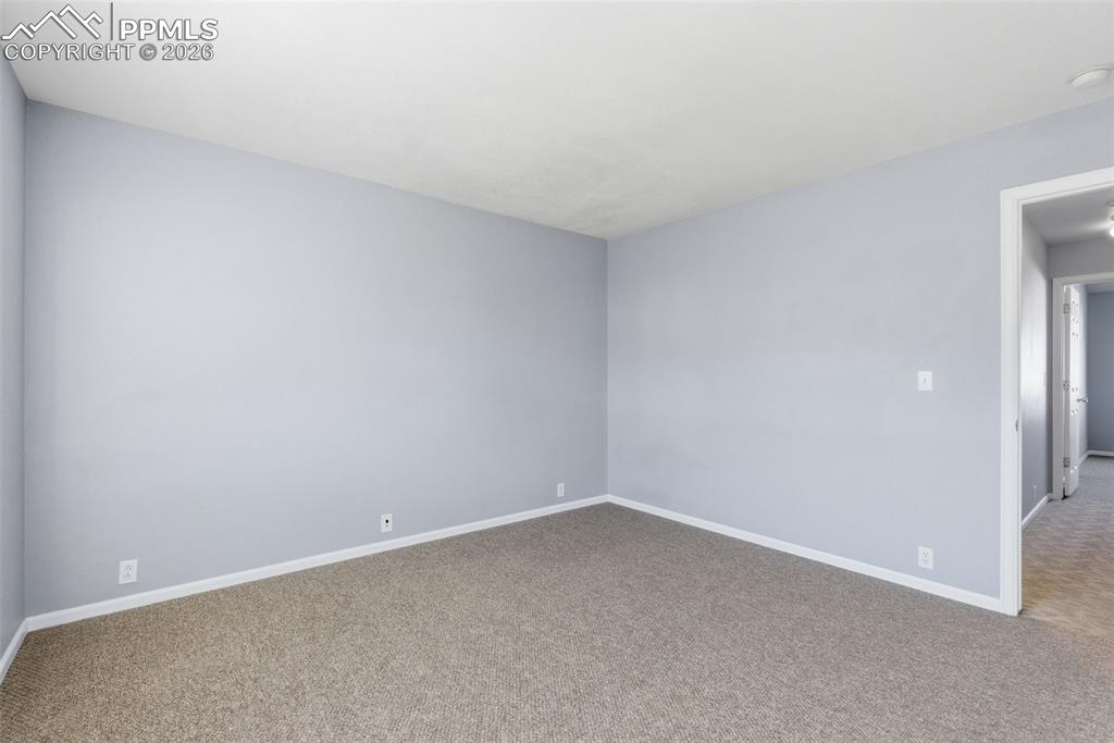 Image 29 of 41: Bedroom