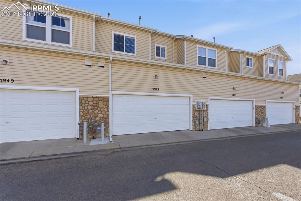 Image 30 of 41: Back of Structure