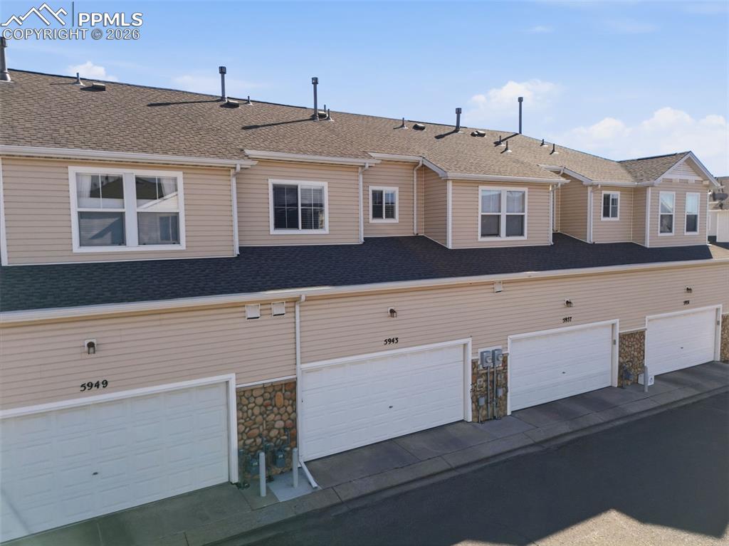 Image 34 of 41: Back of Structure