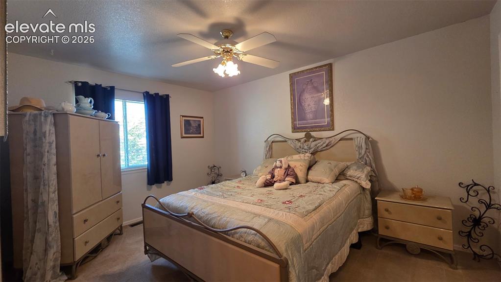 Image 13 of 30: Bedroom