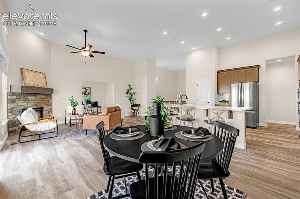 Image 9 of 48: Dining Area