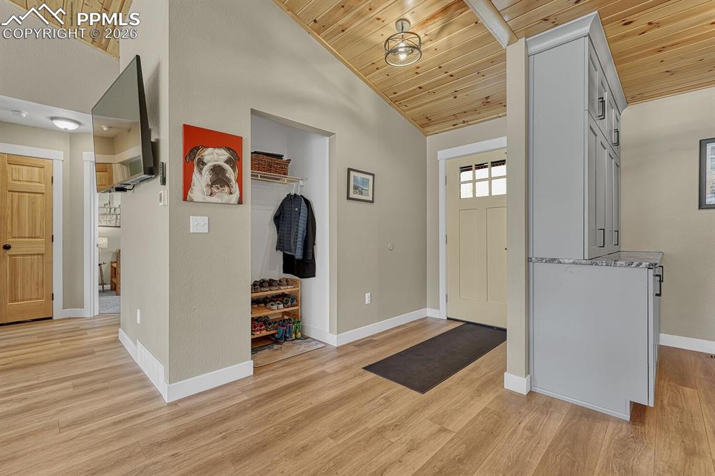 Image 11 of 45: Entry