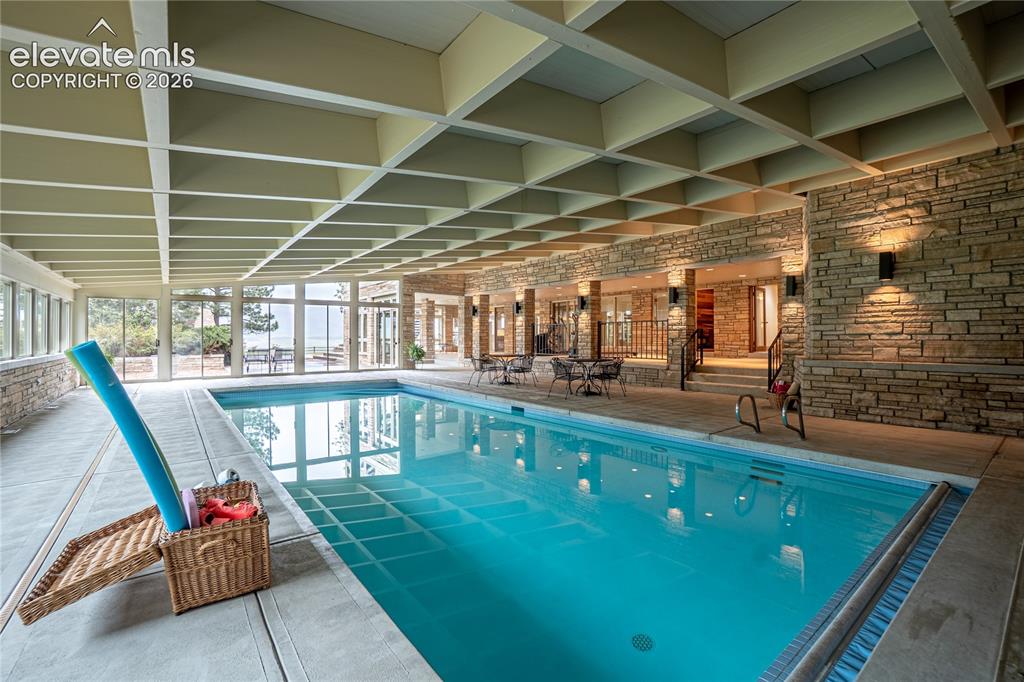 Image 20 of 28: Pool
