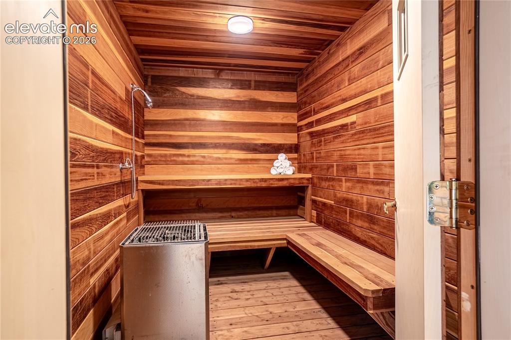 Image 24 of 28: Sauna