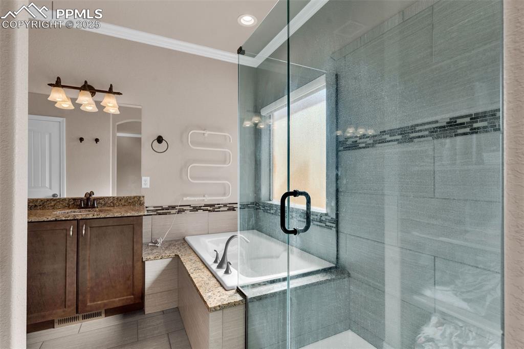 Image 13 of 39: Bathroom