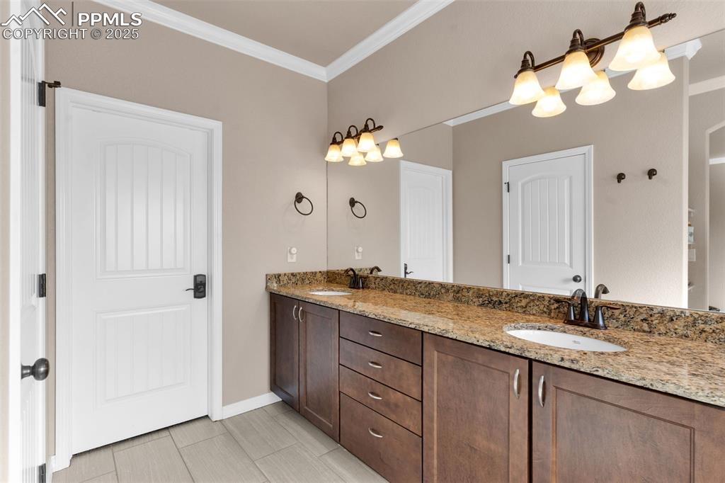 Image 14 of 39: Bathroom