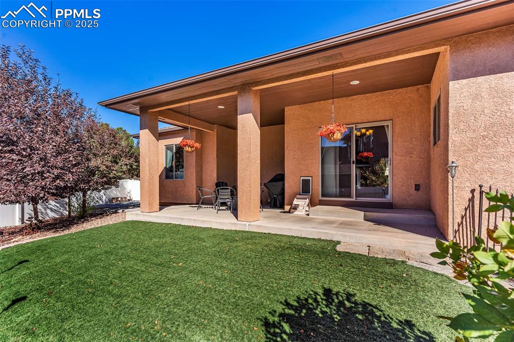 Image 30 of 39: Back of Structure