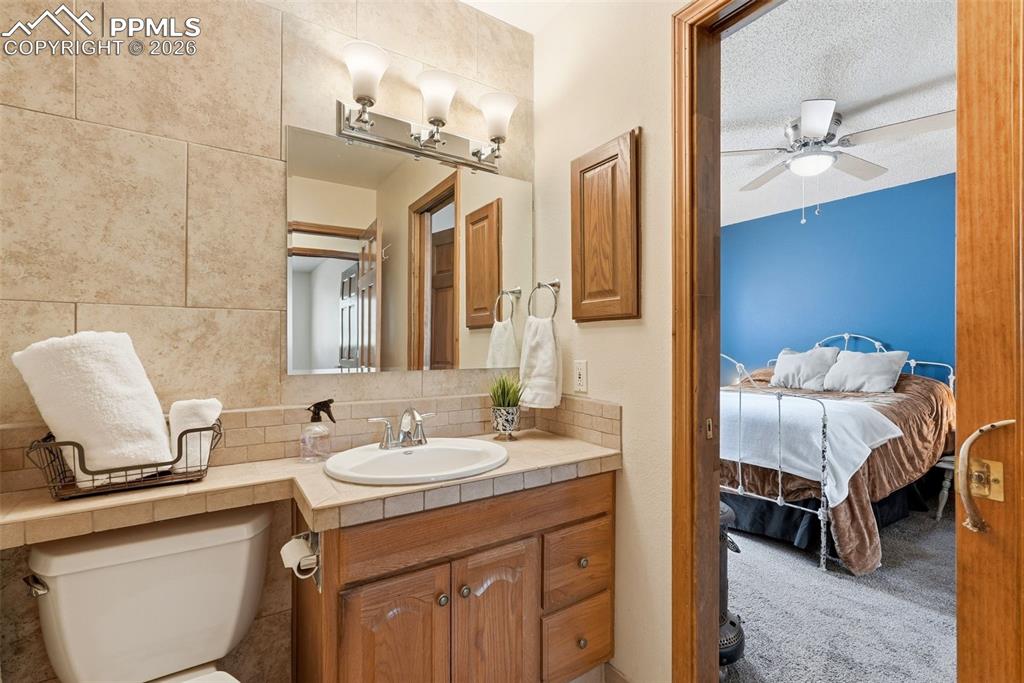 Image 30 of 50: Full Bathroom, Tile, Upper Level