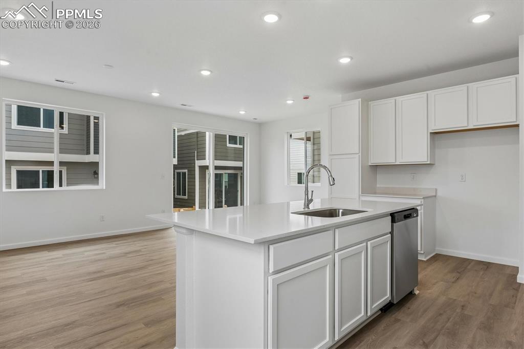 Image 2 of 18: No Description Available