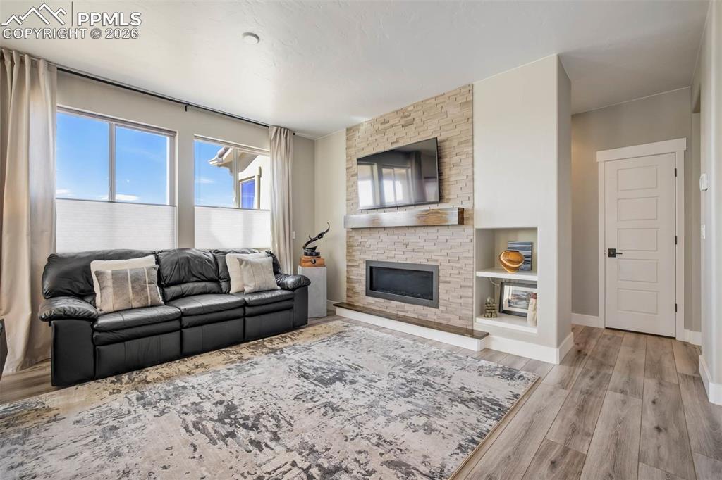 Image 11 of 50: Living Room