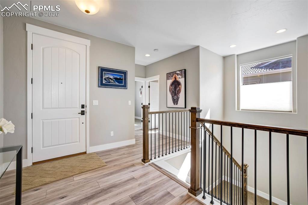 Image 21 of 50: Entry