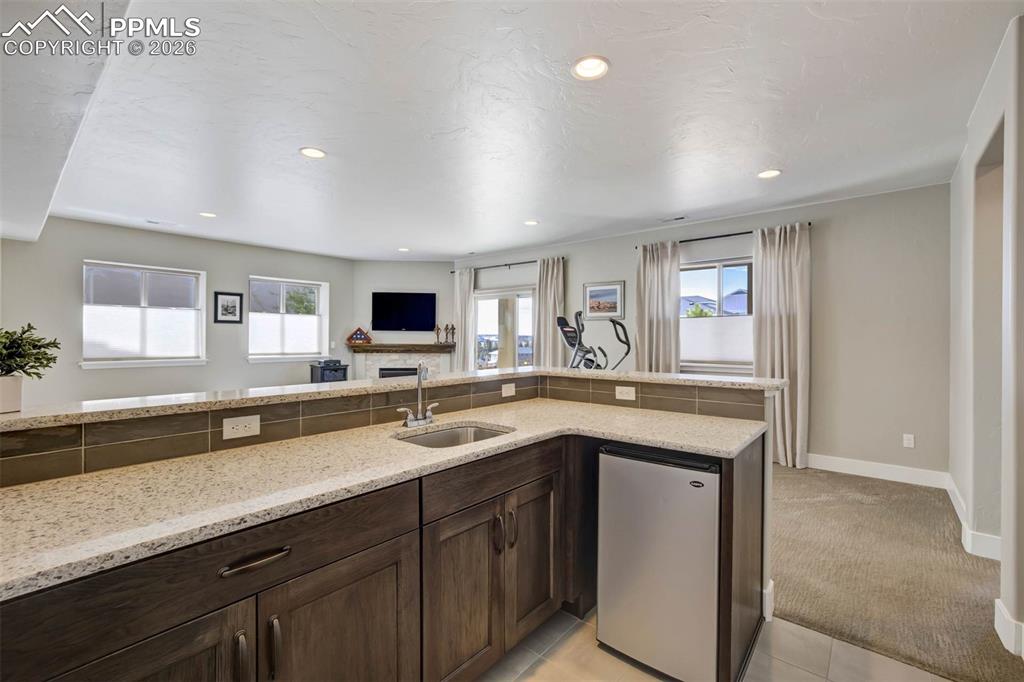 Image 34 of 50: Kitchen