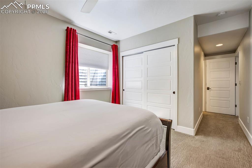 Image 41 of 50: Bedroom