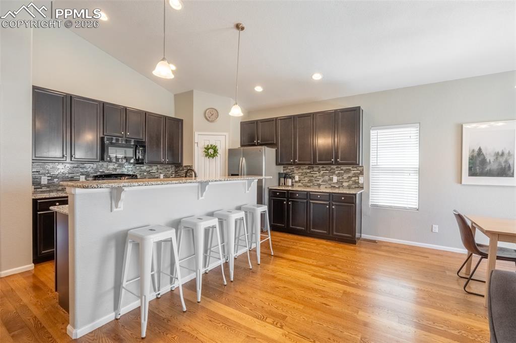 Image 10 of 39: Kitchen