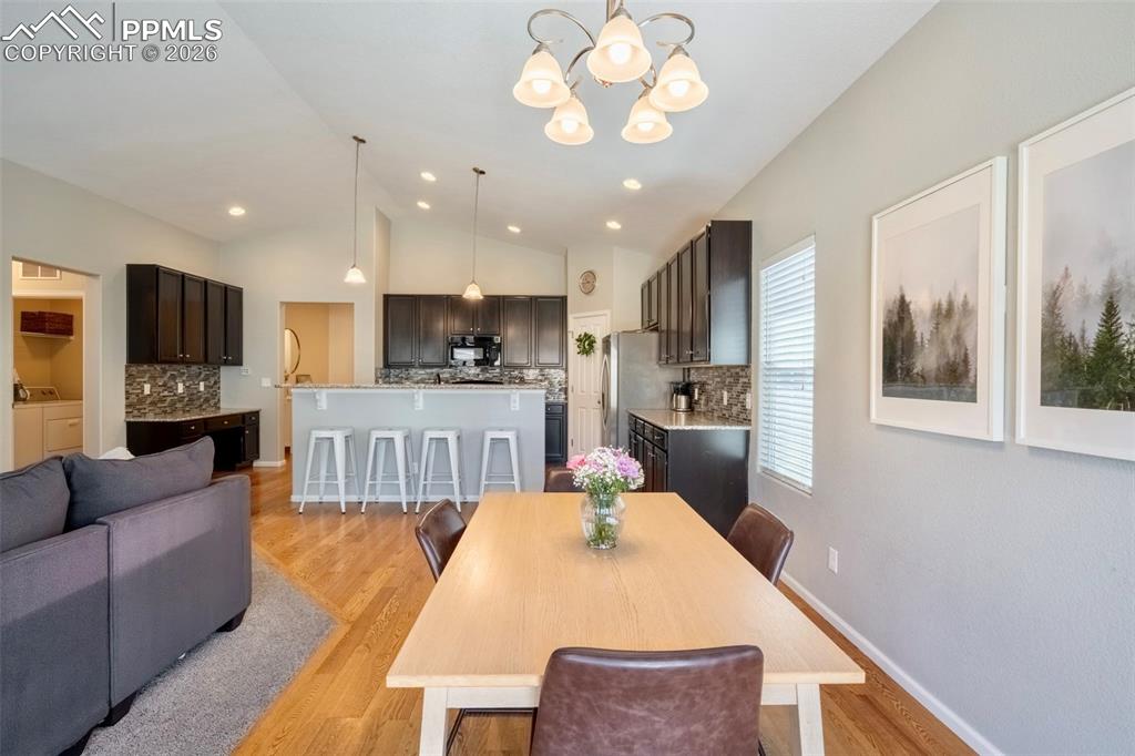 Image 11 of 39: Dining Area