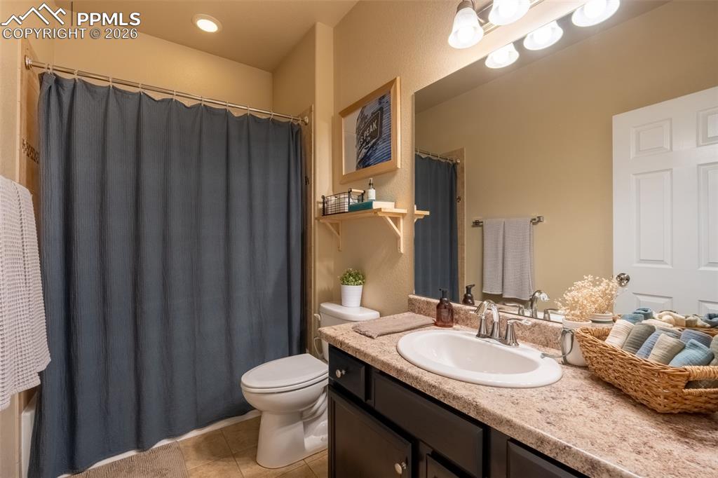 Image 18 of 39: Main level