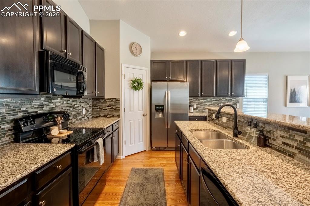 Image 6 of 39: Kitchen
