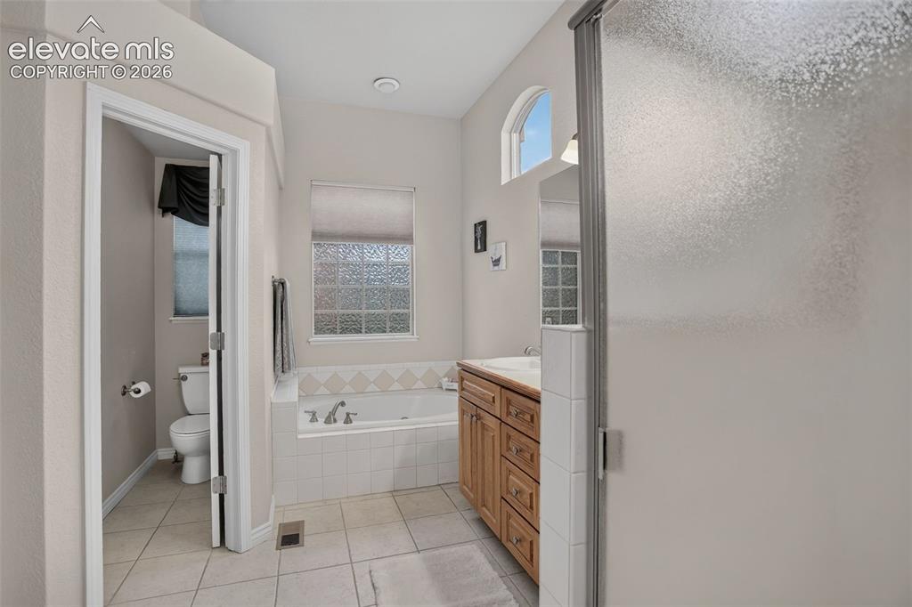 Image 26 of 44: Master Bathroom